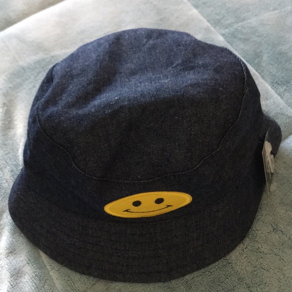 ❤️NEW!!!❤️ Emoji bucket hat. - Picture 4 of 8